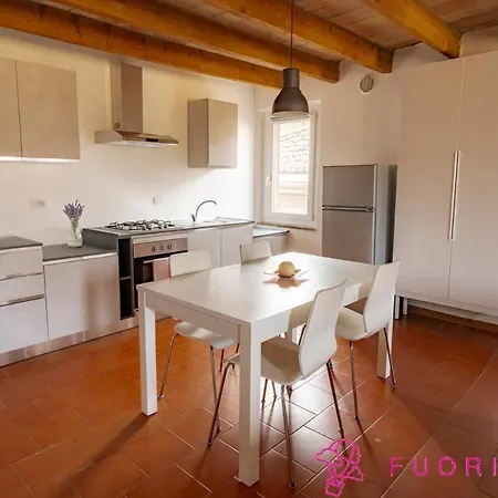 Apartment Fuoriporta Affitti Brevi - Tetti Di Parma